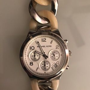 Michael Kors watch. In great condition!